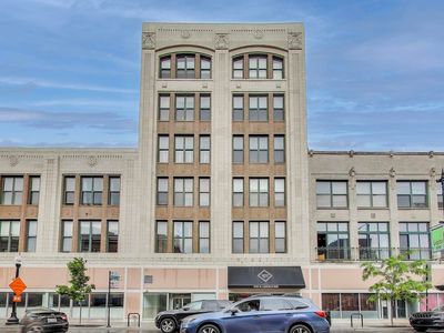 3151 N Lincoln Ave APT 204, Chicago, IL, 60657