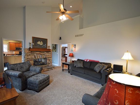 3rd image of 3124 Oakhurst Ln