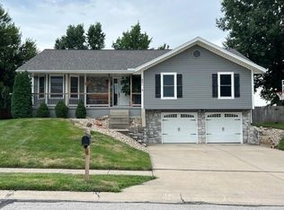801 Feldspar St, Kearney, MO 64060