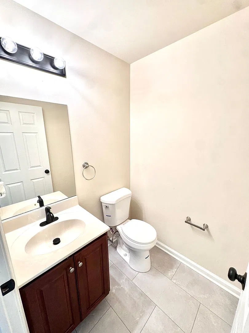 Newer Construction - Three Bedroom Townhome — Photo 4