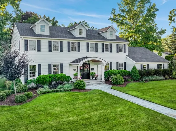 687 East Dr, Oradell, NJ 07649