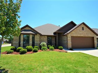 1124 Serendipity Cir, Sanger, TX 76266