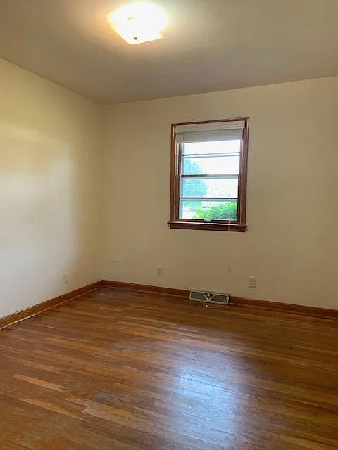 3 bed, 1500 sqft, $1,250 — Photo 4