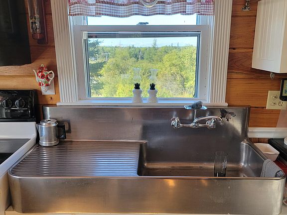 12th image of this home