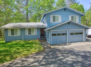 318 Triller Ln, Grants Pass, OR 97527