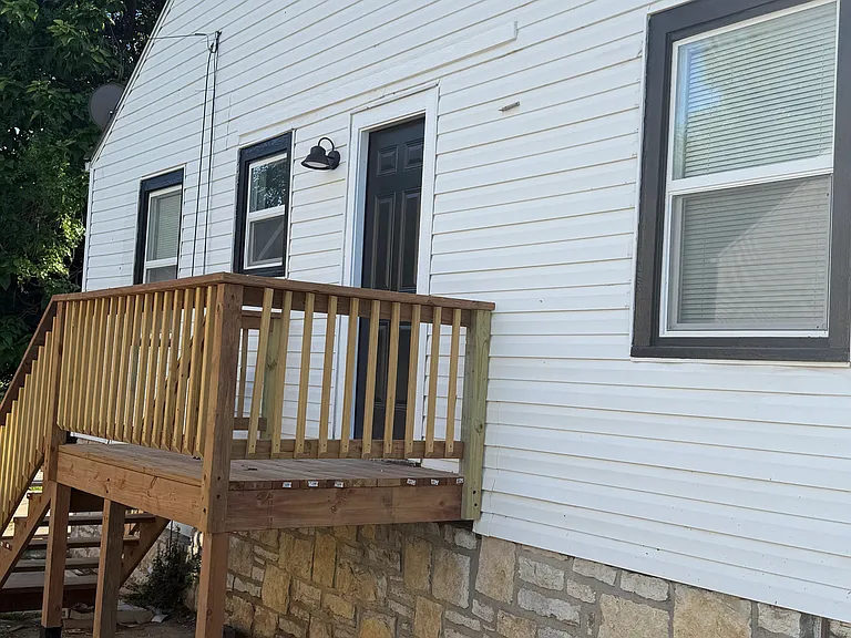 3303 Delavan Ave — Photo 13