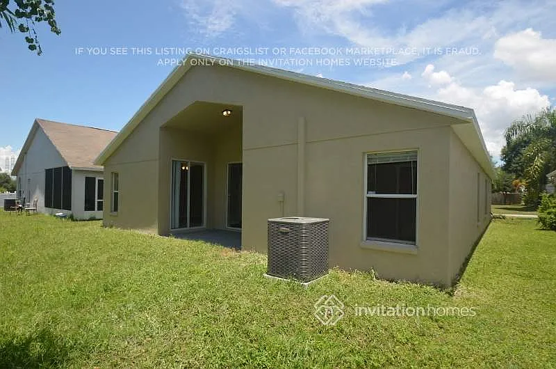 12608 Kings Lake Dr Gibsonton, FL 33534 — Photo 4