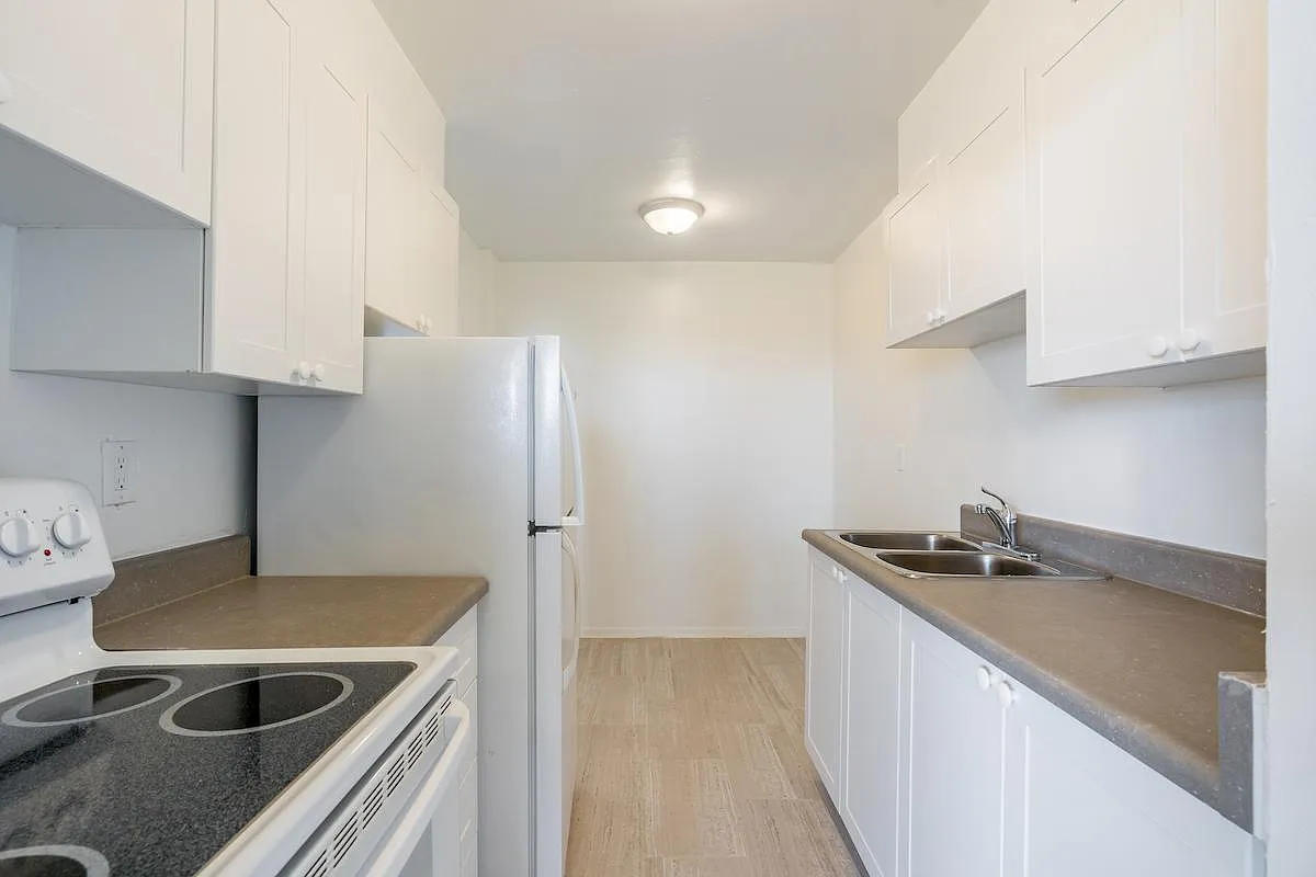 Lawrence East Apartments — Photo 1