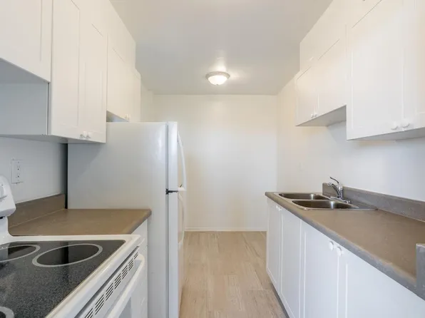 Lawrence East Apartments