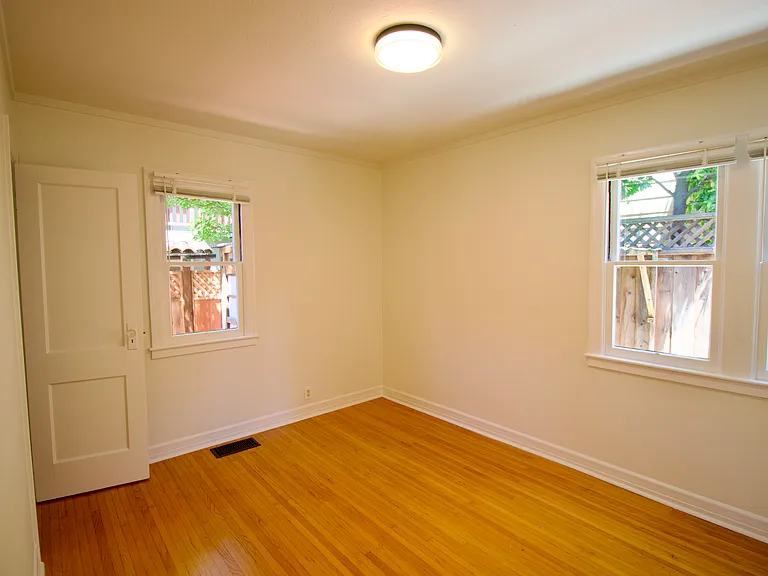 212 Gilbert Ave — Photo 17