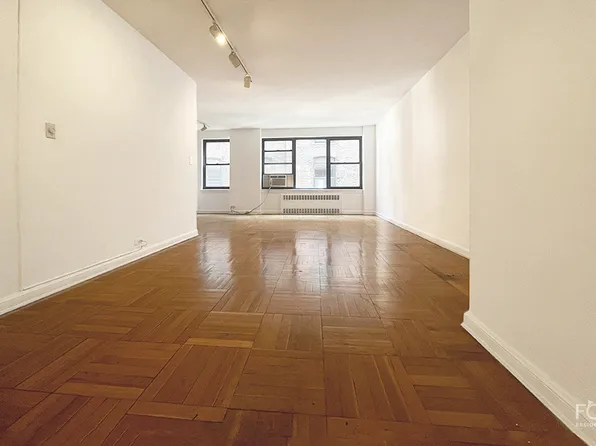 49 West 12th Street image 1 of 7