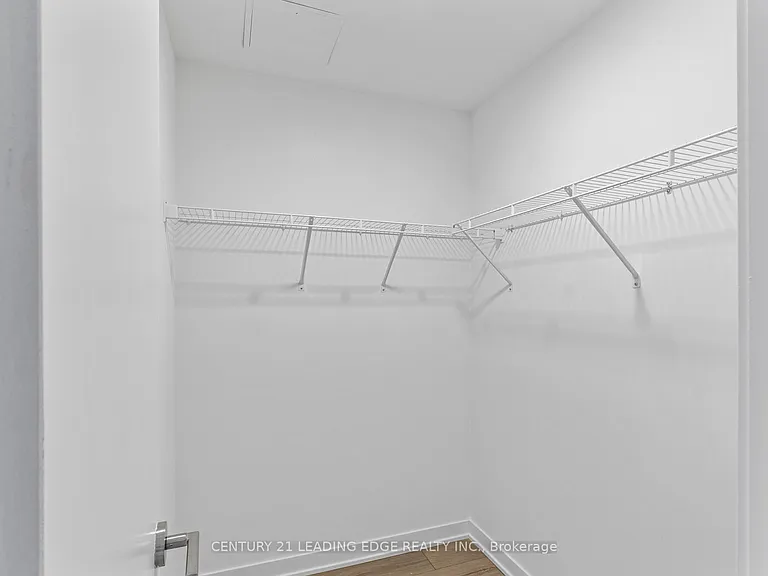 395 Dundas St W #614 — Photo 7