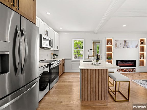 5th image of 9 Morse Ave