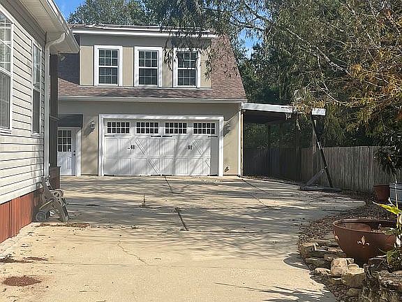 3rd image of 72118 Angelina St