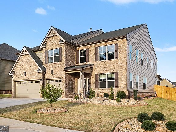 2nd image of 110 Canal St