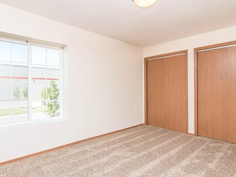 Dakota Pointe — Photo 32