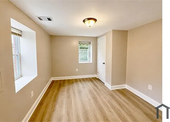 5 bed, $3,999 — Photo 2