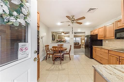 4th image of 857A Thornhill Ct