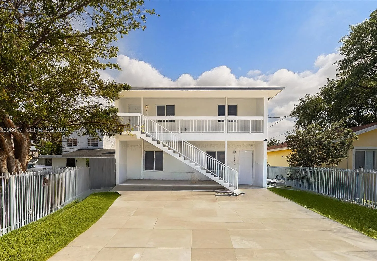 Earlington Heights — Photo 1