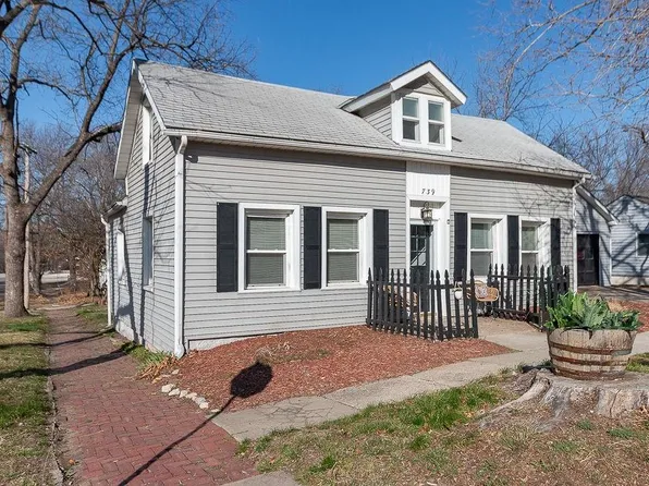 739 Locust St, Eudora, KS 66025