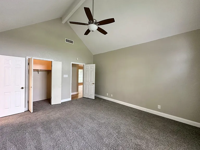1818 Diana Ln — Photo 23