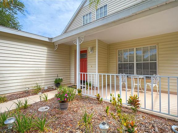4th image of 22601 Saint Thomas Cir