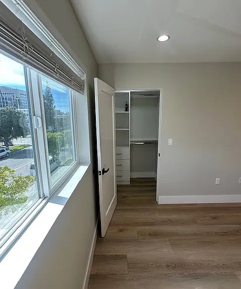 14247 Sylvan St #A — Photo 13