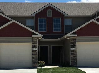 2112 SW Timbertrace Ln, Lees Summit, MO 64082