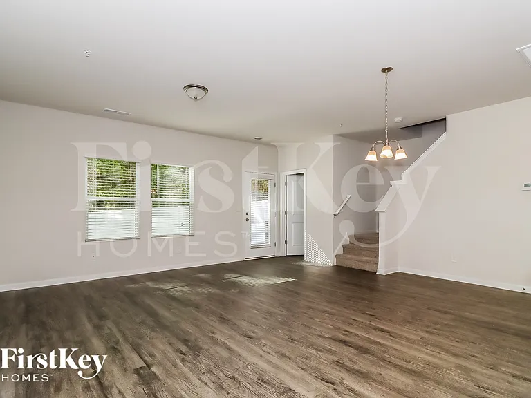 2092 Cypress Village Dr NW — Photo 4