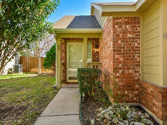 161 Prairie Springs Loop-large-005-5-Exterior Front 05-1499x