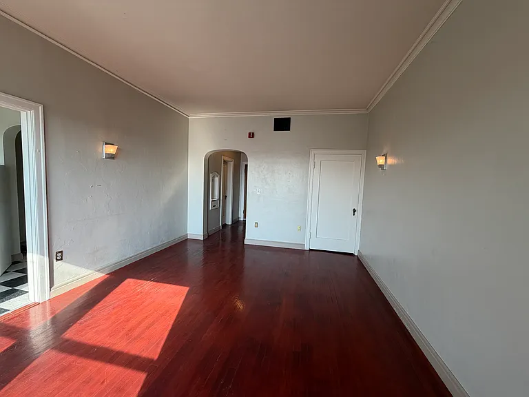 Eden Square Apartments — Photo 39