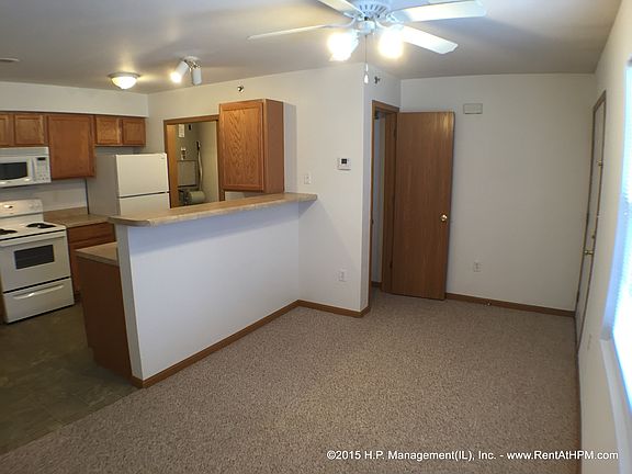 3rd image of 131 Dorset Ct APT 4