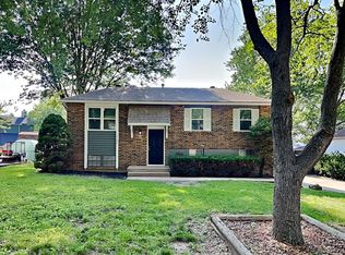 1105 NW Canterbury Rd, Blue Springs, MO 64015