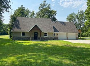 1004 N Meridian Rd, Chesterton, IN 46304