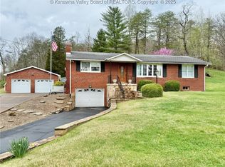 40 Gilmore Dr, Sandyville, WV 25275