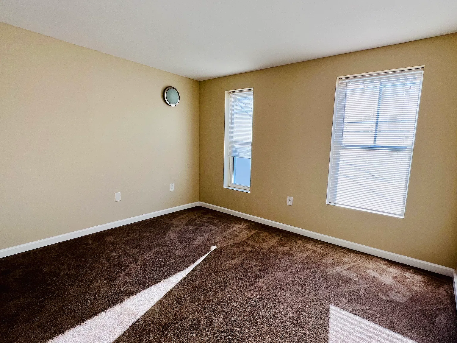 4 bed, 1300 sqft, $2,700 — Photo 4