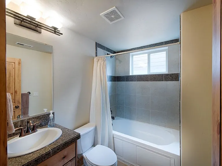 1503 Louisa Ave — Photo 8