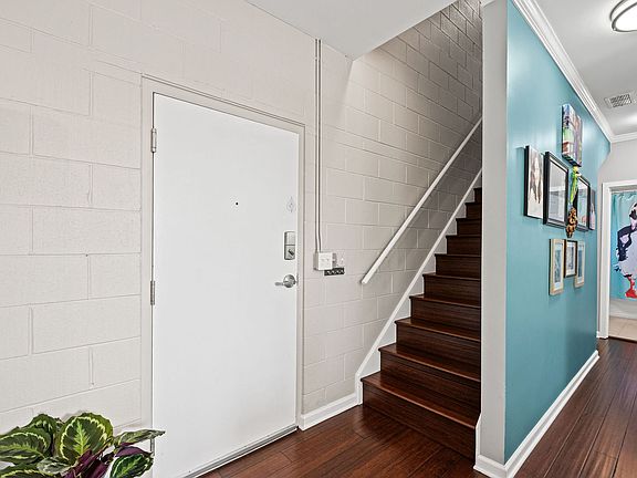 3rd image of 1808 S Michigan Ave APT 35