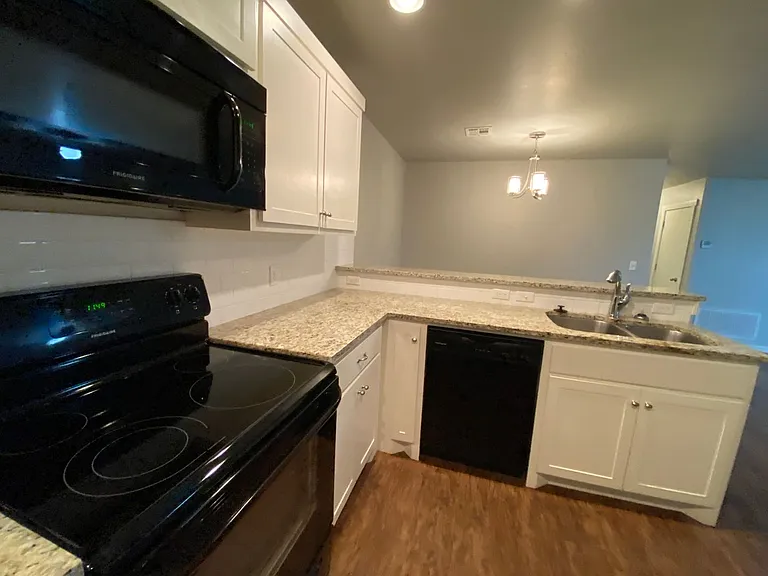 1407 Macalpine St — Photo 9