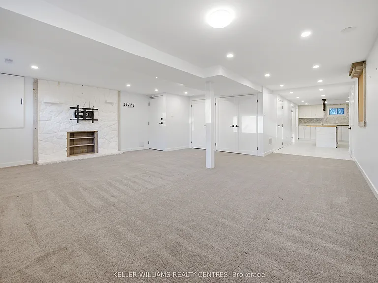 25 Townsend Ave #B — Photo 1