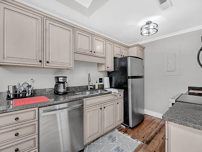 278 King St #C-1 — Photo 6