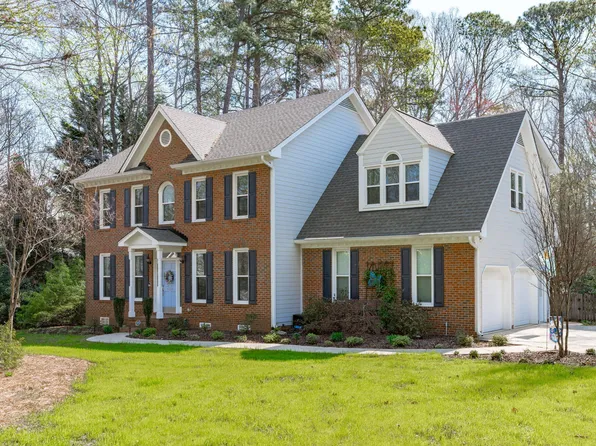 5220 Linksland Dr, Holly Springs, NC 27540