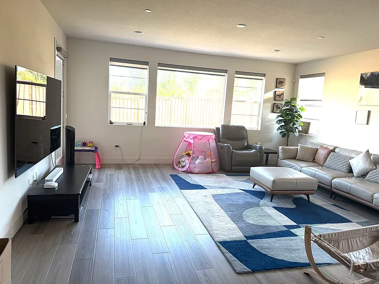 7143 Sacramento Dr — Photo 8