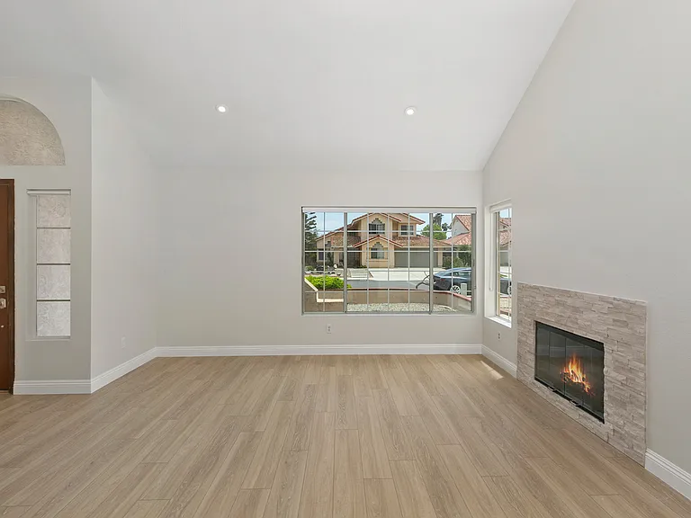 3428 Meadow View Dr — Photo 8