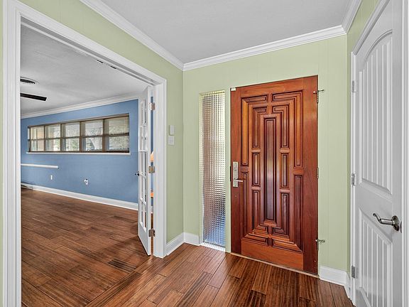 4th image of 1607 Woodlawn St
