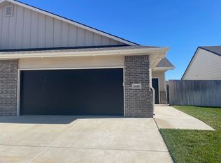 1640 S Hickory Creek Ct, Wichita, KS 67235