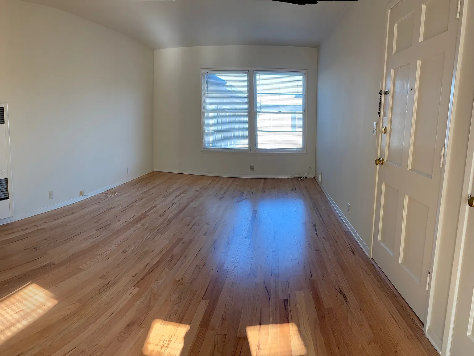 1 bed, $2,000 — Photo 2