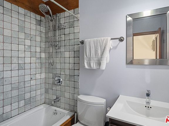 5th image of 709 Ocean Park Blvd #C