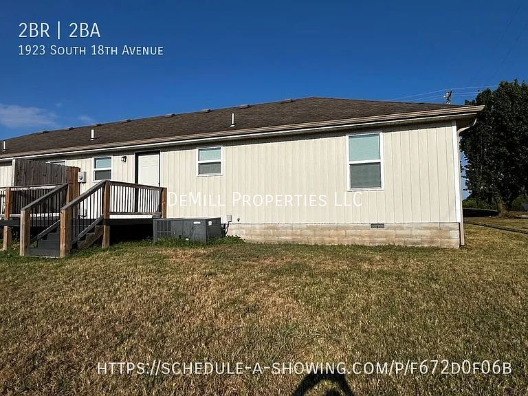 1923 S 18th Ave — Photo 2
