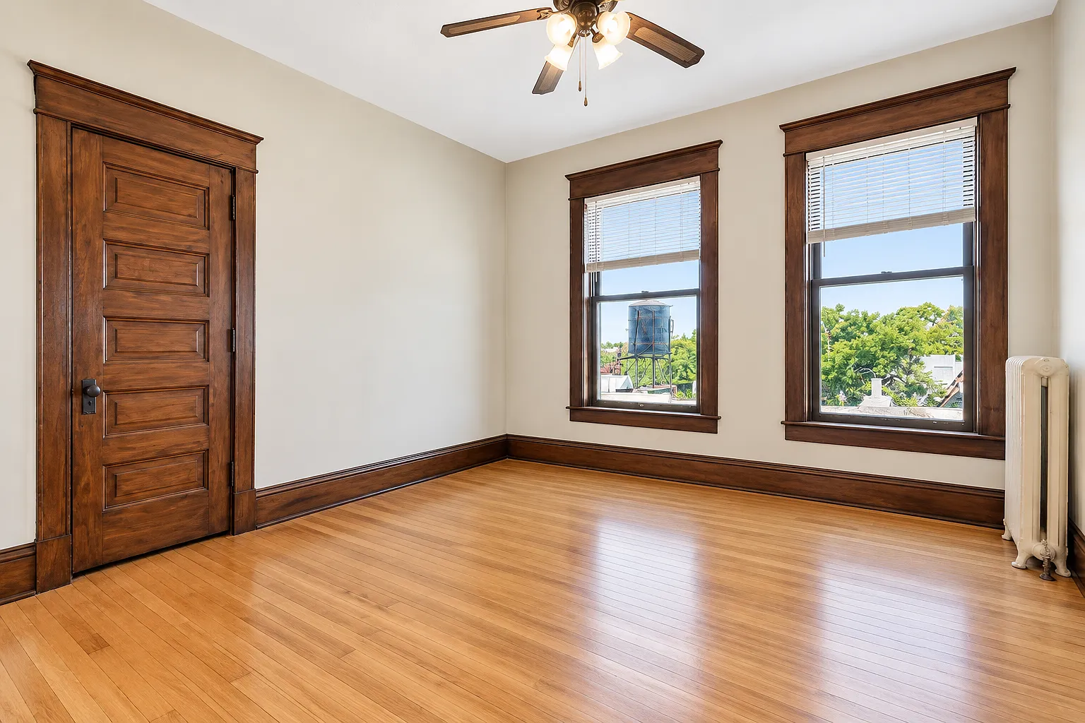Studio, $890 — Photo 3